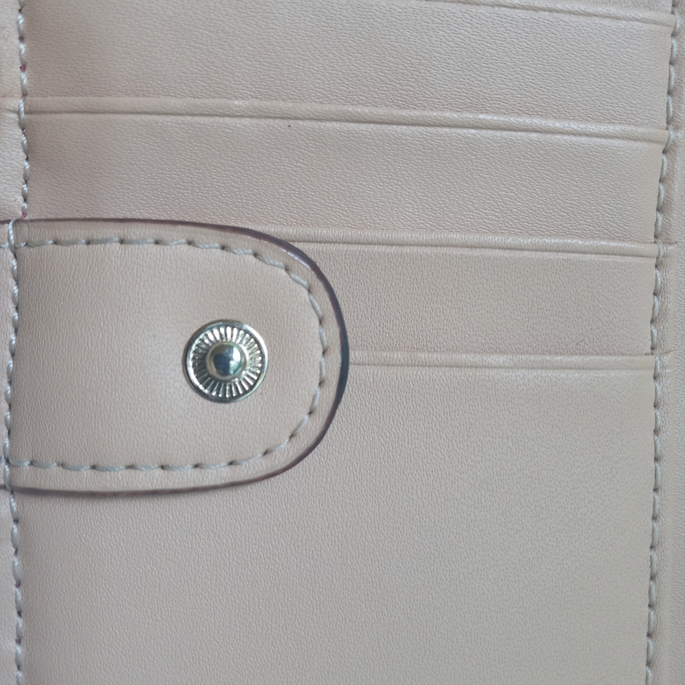 NWOT Kate Spade Bifold Snap Wallet + FREE GIFT - Picture 11 of 15